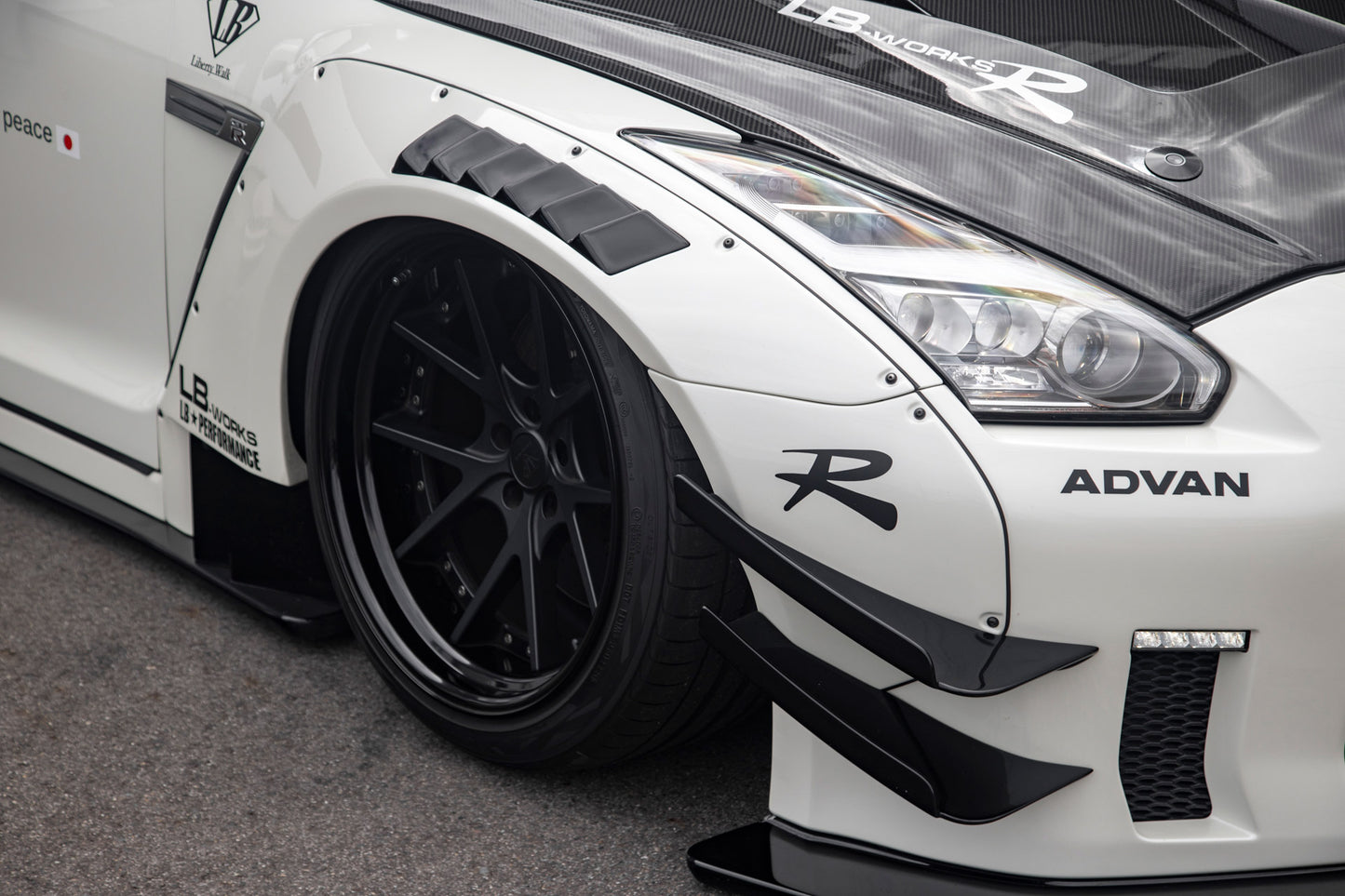 LB★WORKS Nissan GT-R R35 Type 2 Body Kit