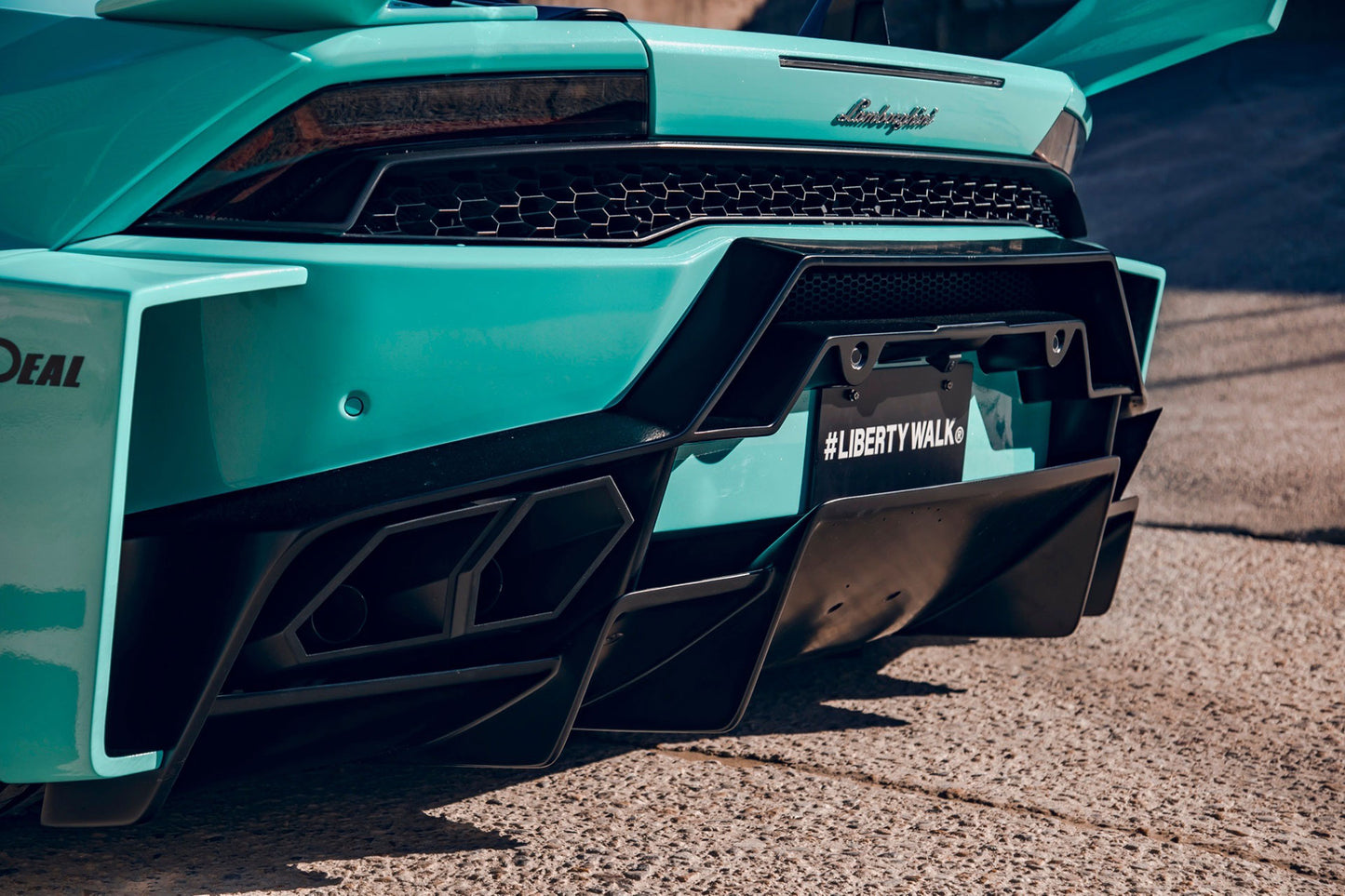 LB★Silhouette WORKS Lamborghini Huracán GT Body Kit (Spyder)
