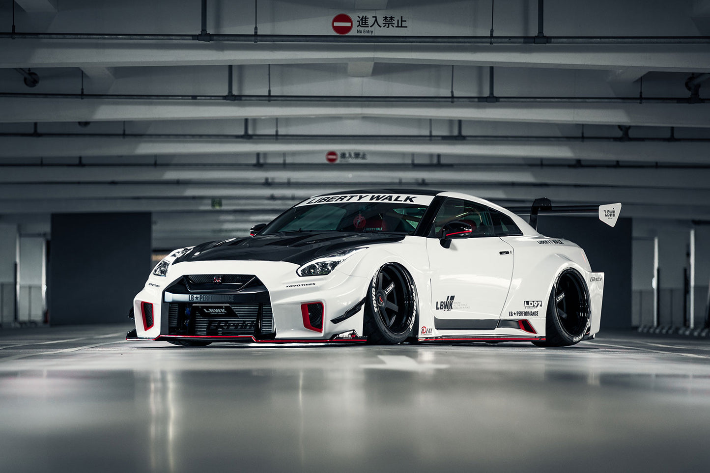 LB★Silhouette WORKS GT 35GT-RR Body Kit