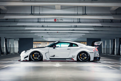 LB★Silhouette WORKS GT 35GT-RR Body Kit