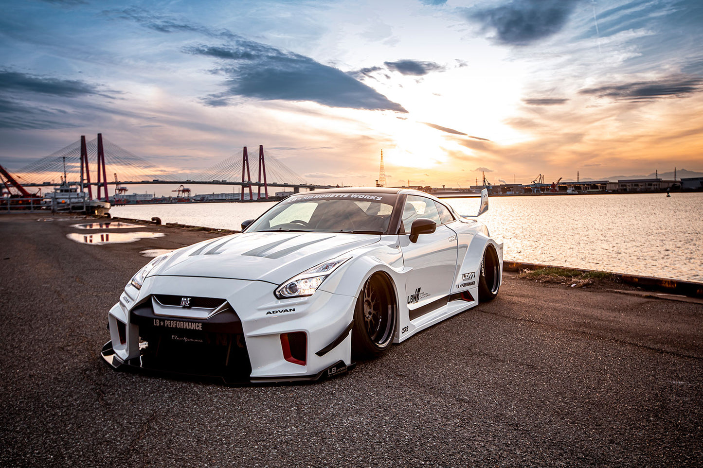 LB★Silhouette WORKS GT 35GT-RR Body Kit