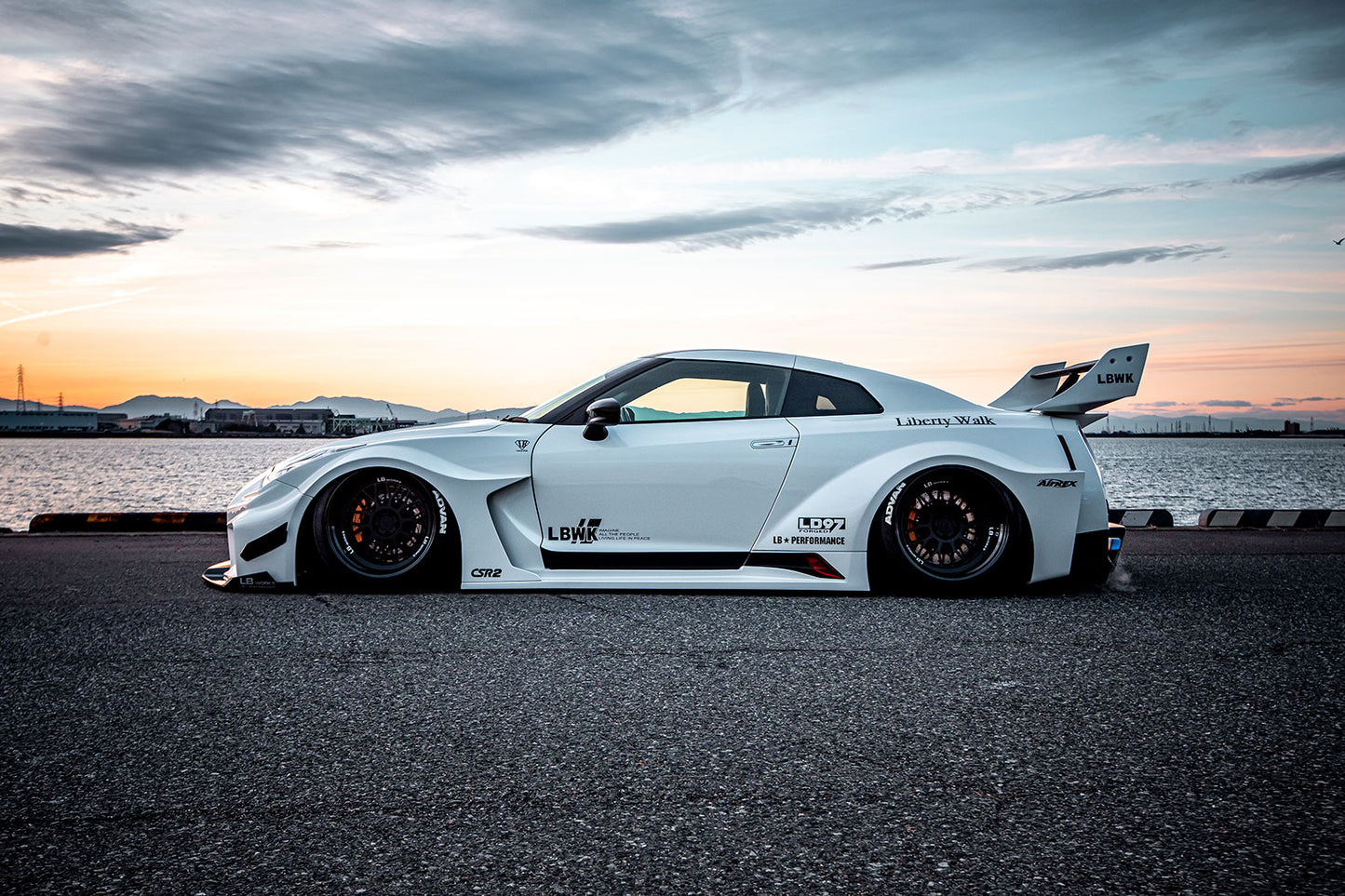 LB★Silhouette WORKS GT 35GT-RR Body Kit