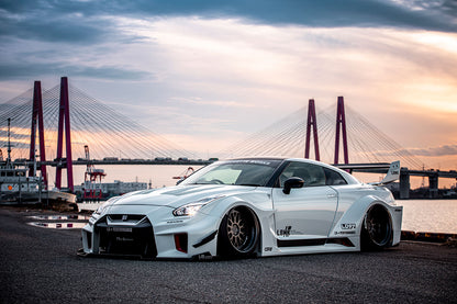 LB★Silhouette WORKS GT 35GT-RR Body Kit