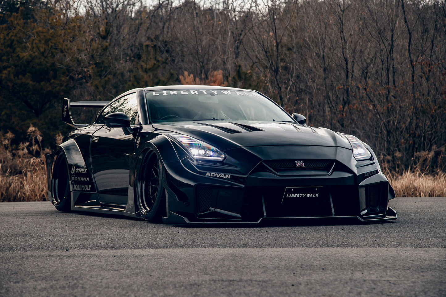 LB★Silhouette WORKS GT 35GT-RR Body Kit